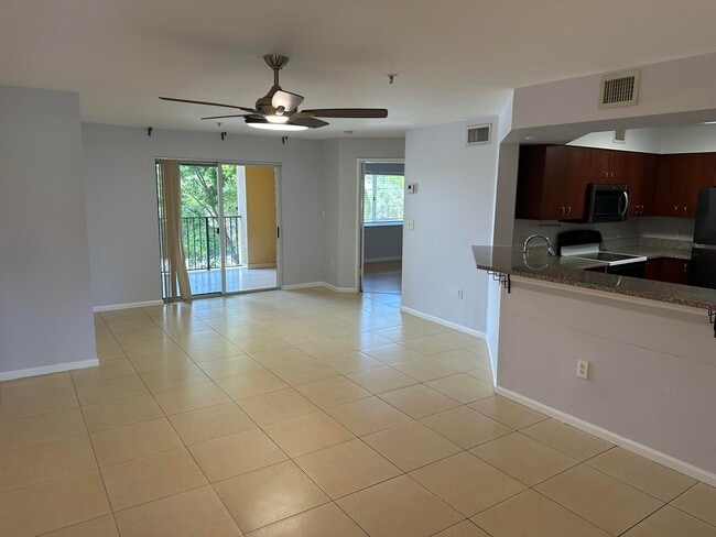 Photo - 800 Scotia Dr Unidad 305