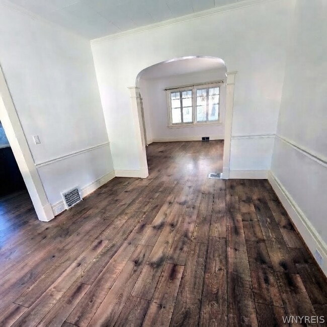 75 W Hazeltine Ave