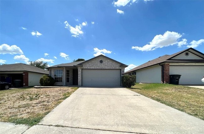 Building Photo - 1211 Saddle Dr