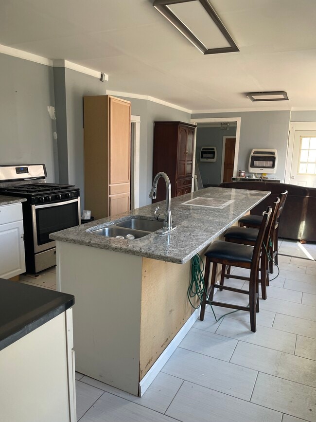 Photo - 301 Riverside Ave Unidad FirstFloorFront