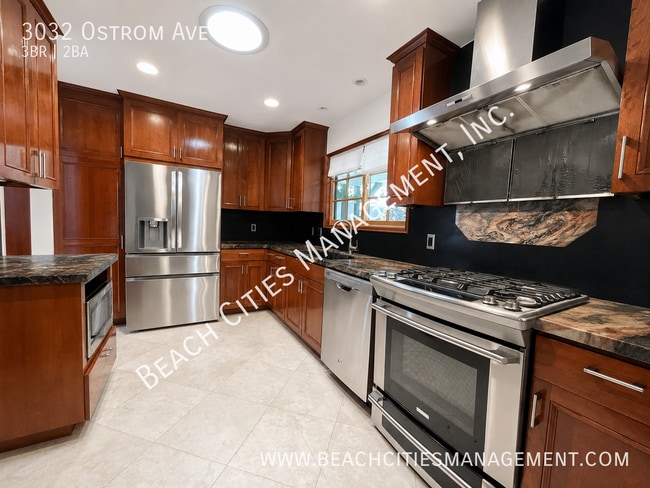 3032 Ostrom Ave