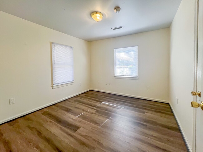 Photo - 404 N 10th Ave