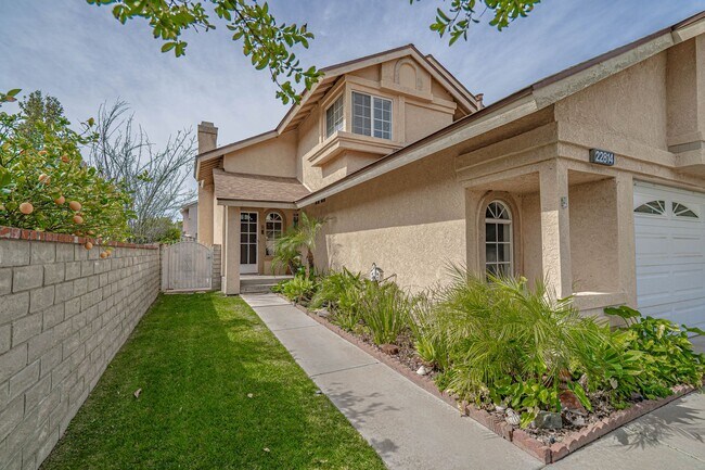 Photo - Spacious 3-Bedroom Home with Large Backyard on a Cul-de-Sac in Saugus!