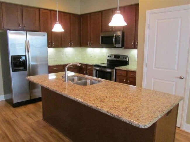 Photo - 115 E Main St