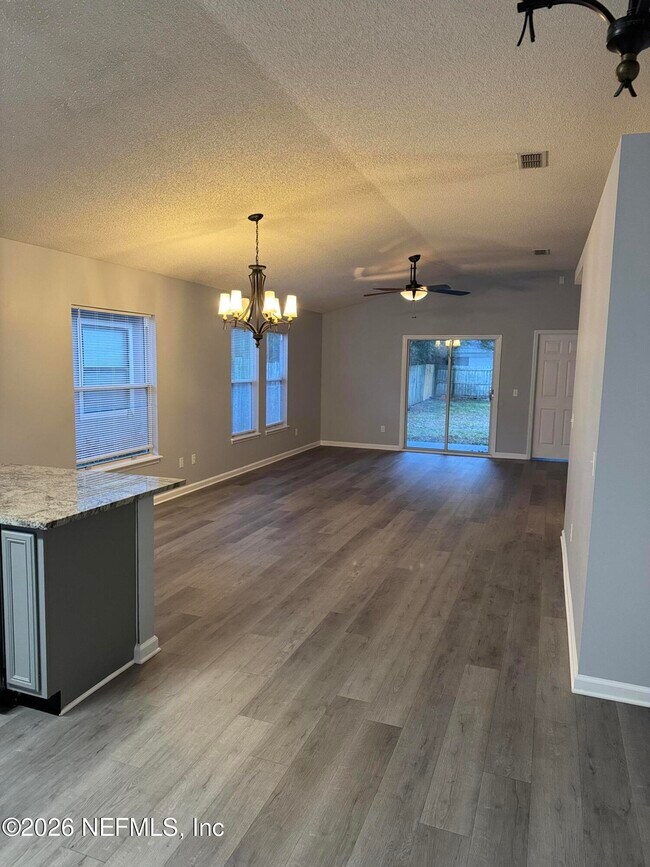 Photo - 5558 Oak Crossing Dr