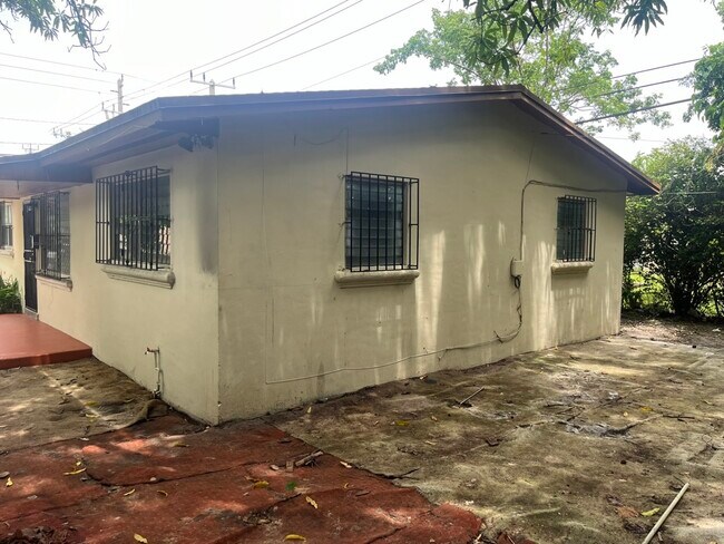 Photo - 4521-4523 NW 13th Ave Casa