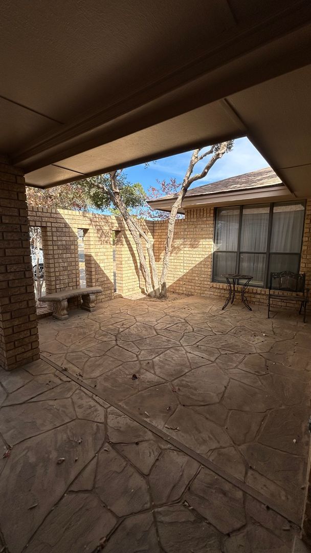 Photo - Large Family Home in Country Club North