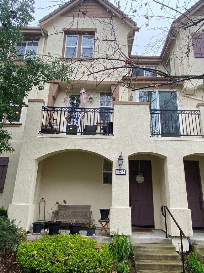 Livermore Montage 3 Level Condo, 2 Bed 2 B... - Livermore Montage 3 Level Condo, 2 Bed 2 B...