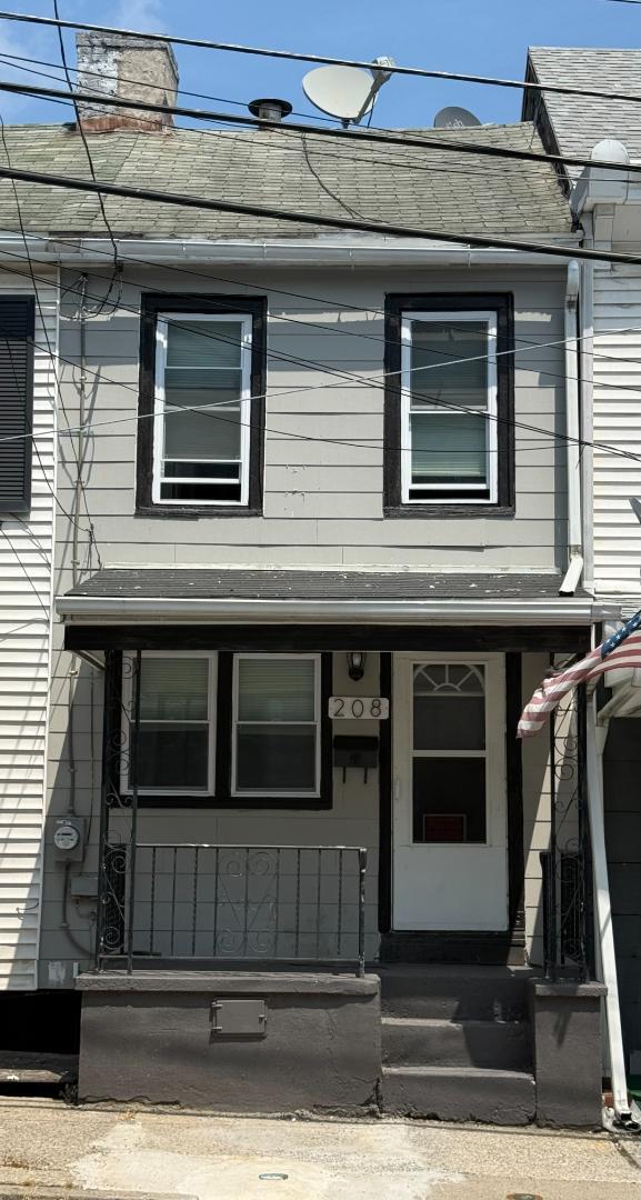 Building Photo - 208 N 3rd St Rental
