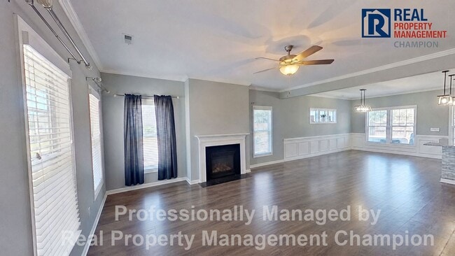 Building Photo - 4 BD/3.5 BA plus Bonus Room with Open Floorplan and Fenced Back Yard