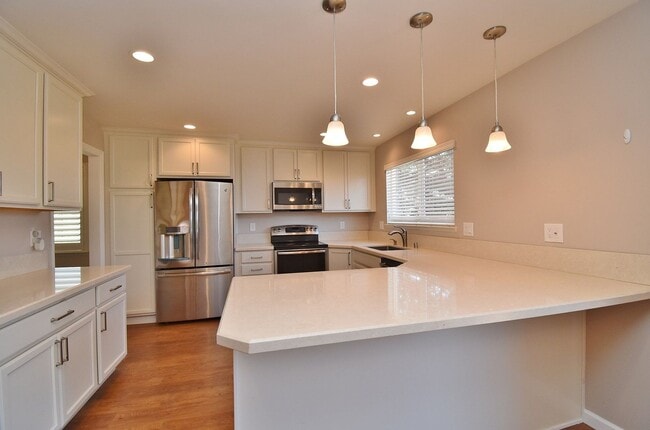 Building Photo - $3,990 - GORGEOUS 3 BEDROOM HOME IN THE MI...