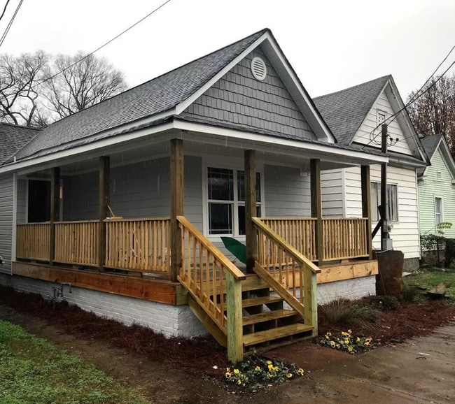 Building Photo - 1044 Flynn St