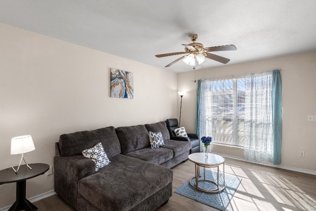 Photo - 2803 Vernice Loop Unidad 4