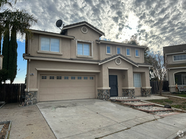 Building Photo - Amazing Floor Plan with 5 Bedrooms! Rental
