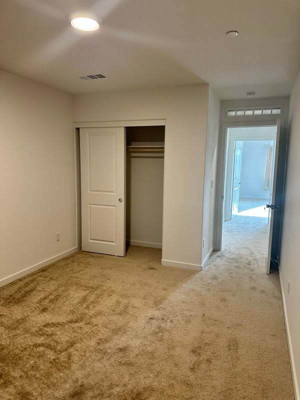 Building Photo - 2769 Lake Mendoza St