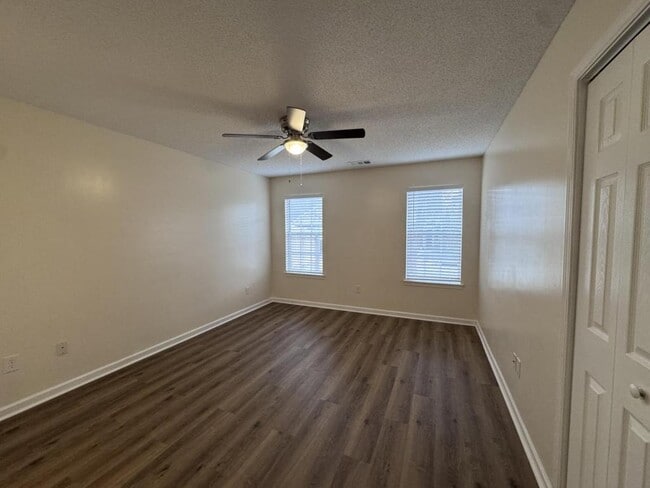 Photo - 242 Katelyn Cir