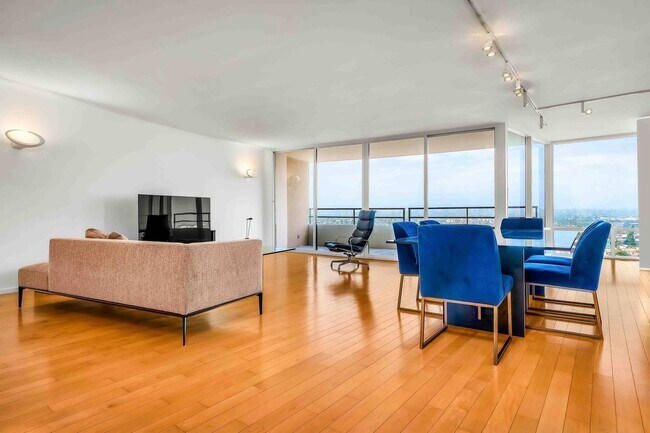 Photo - 4316 Marina City Dr Unidad 1033