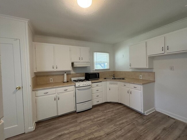 Photo - 150 Mono Ave House