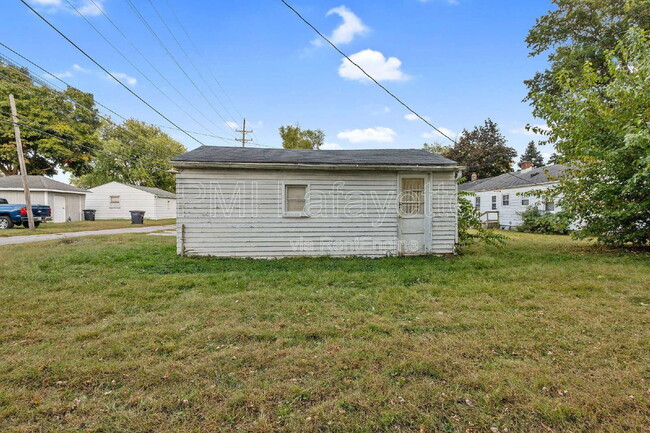 Photo - 2022 Charles St