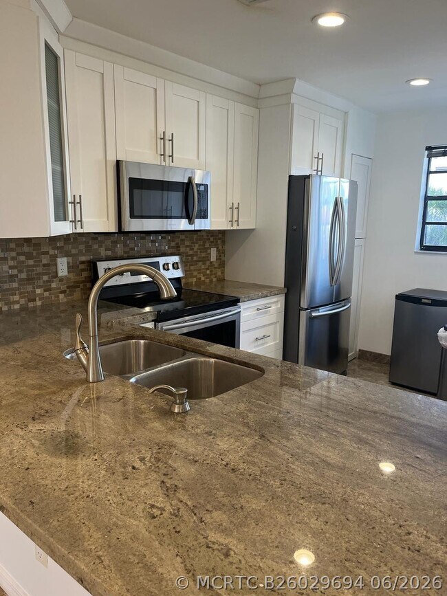 Photo - 283 NW 36th Ave