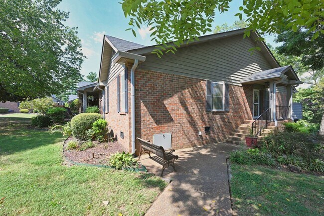 Photo - 325 Autumn Chase Dr