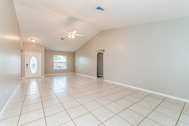 Photo - 401 SE 18th St