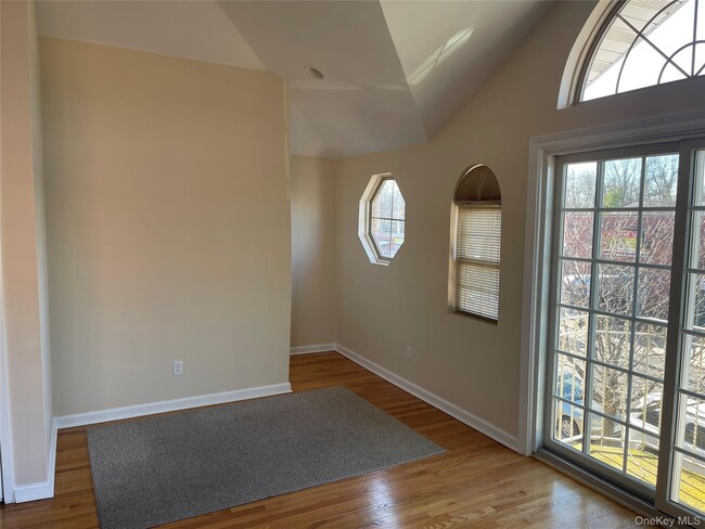 Photo - 88-22 70th Rd Unidad 2nd Fl