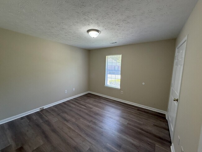 Photo - 1105 Micha Way