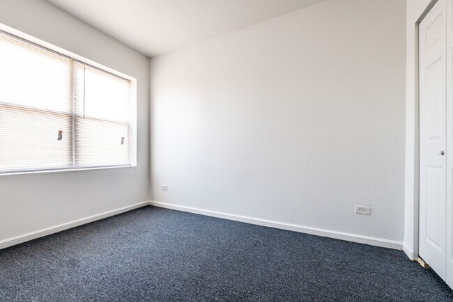 Photo - 215 E 68th Chicago, IL 60637