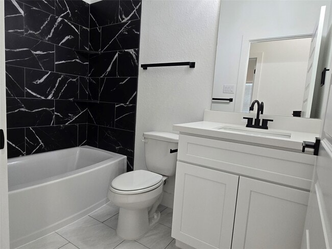 Photo - 9808 Pelsey St