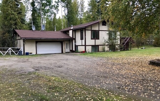 Building Photo - 3766 Lyle Ave Unit #A