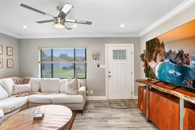 4415 W Bay Villa Ave