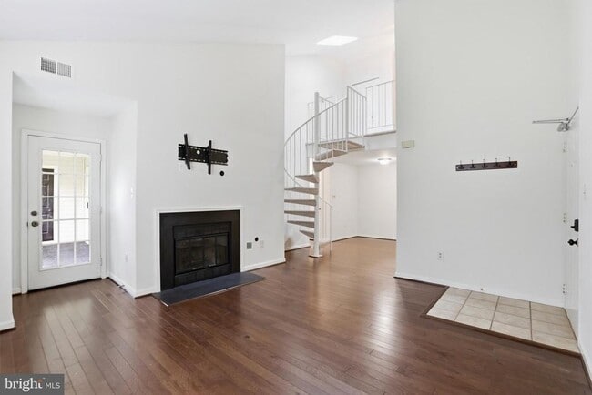 10208 Ashbrooke Ct Unit 19