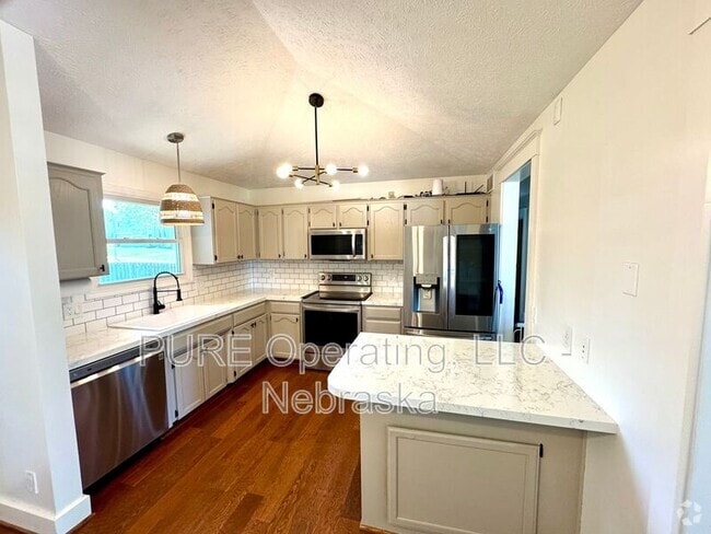Building Photo - 8108 S 152nd Ave Rental