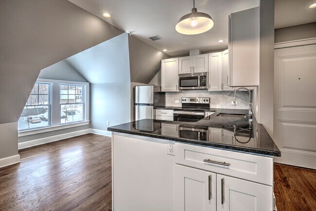 1934 Long Hill Rd Unit 1934 Long Hill Rd Apt 3