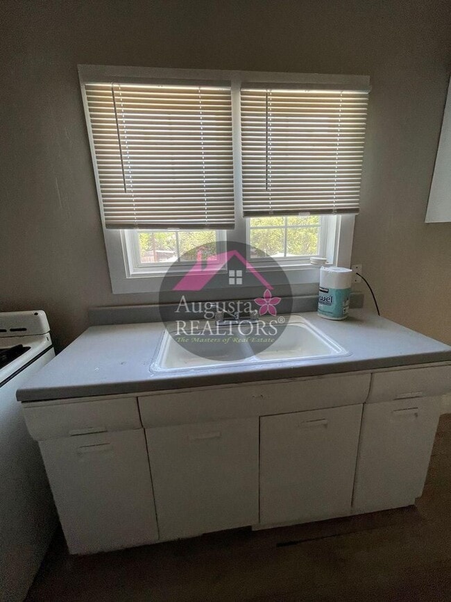 Photo - One Bedroom Near ACU! Unit Apt 4