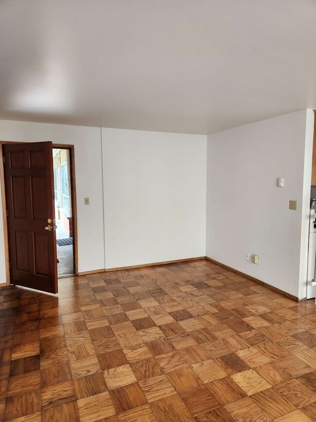 Photo - Valcrest Apartments