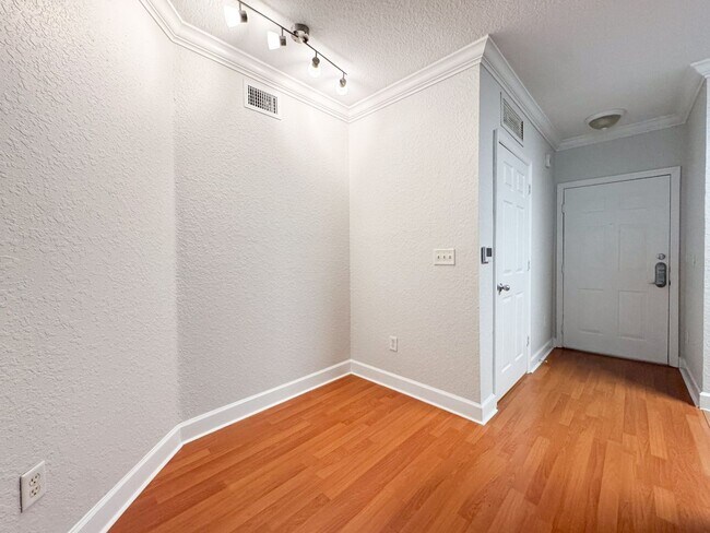 Photo - The Grande Downtown - Spacious 1 Bedroom Corner Unit AVAILABLE NOW!