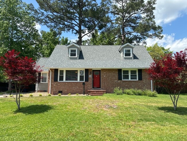 Building Photo - Eager to be in Northwoods? Check out Edgew... Rental