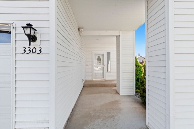 Photo - 4 bedroom 3 bath home with 3 car garage in...
