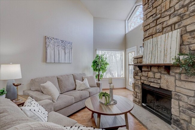 Photo - 2-Story Condo, Wood Flrs Wood FP Unit 91