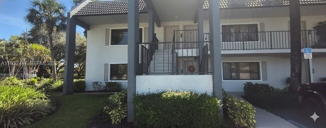 Building Photo - 711 Forest Club Dr Unit 212