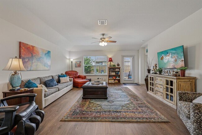 Photo - 111 Krause Spgs Dr Casa