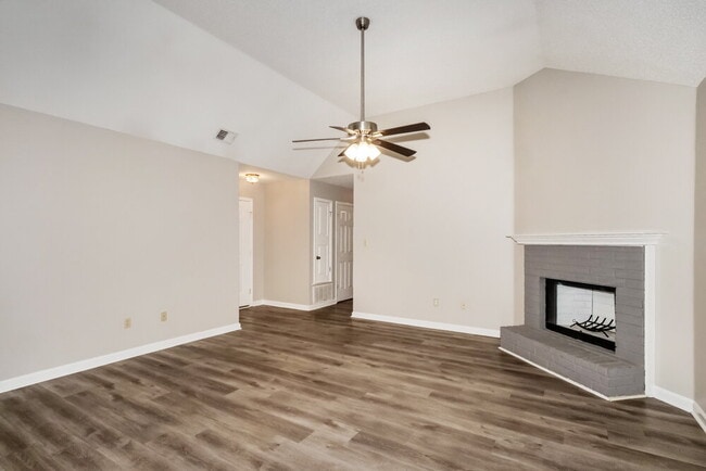 Photo - 9587 Daly Dr