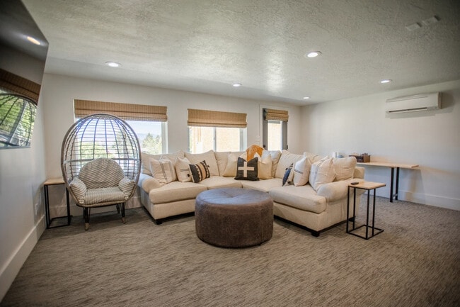 Photo - 160 W 1600 S Unit SI ID1250004P