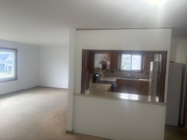 Photo - 92 Lasalle Ave Unit apt 1