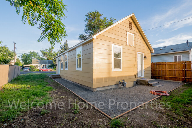 Small 2 Bedroom Home in Convenient Location - Small 2 Bedroom Home in Convenient Location