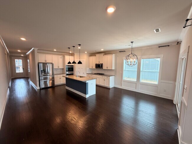 Photo - 178 Redcroft Dr