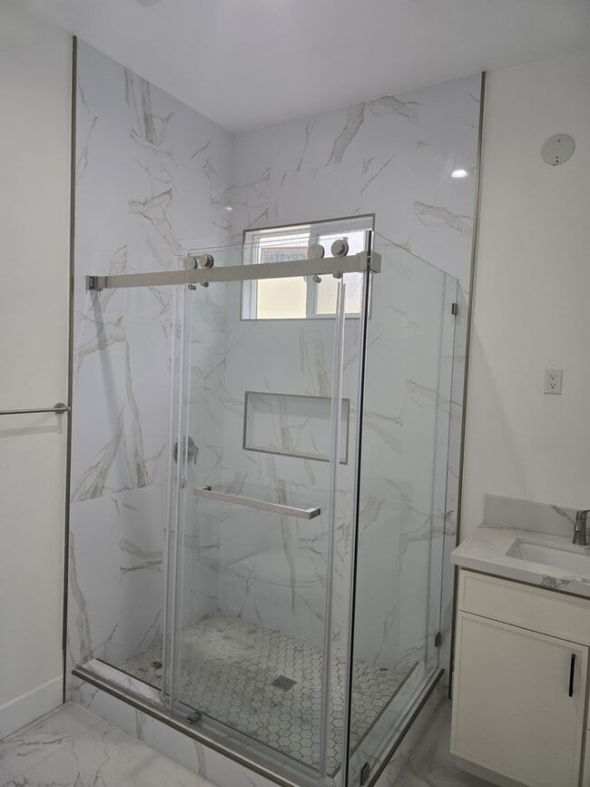 Photo - Newly Built Spacious 4 Bed/4 Bath Home in Garden Grove for Lease