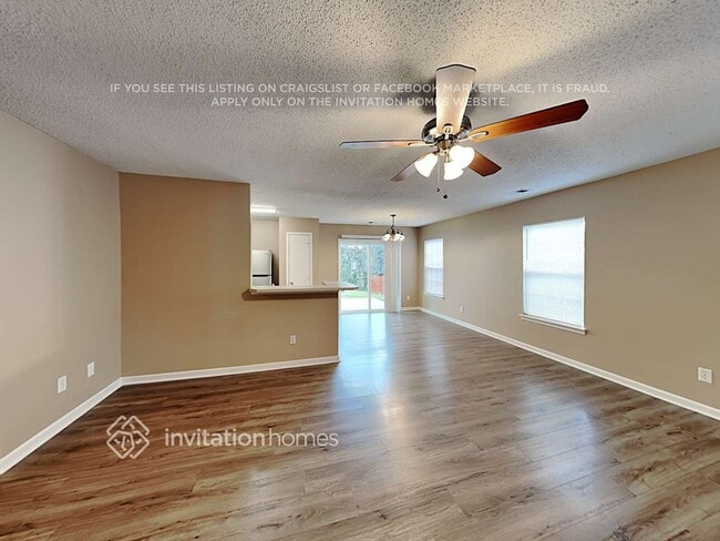 Photo - 3049 Parade Ln SW